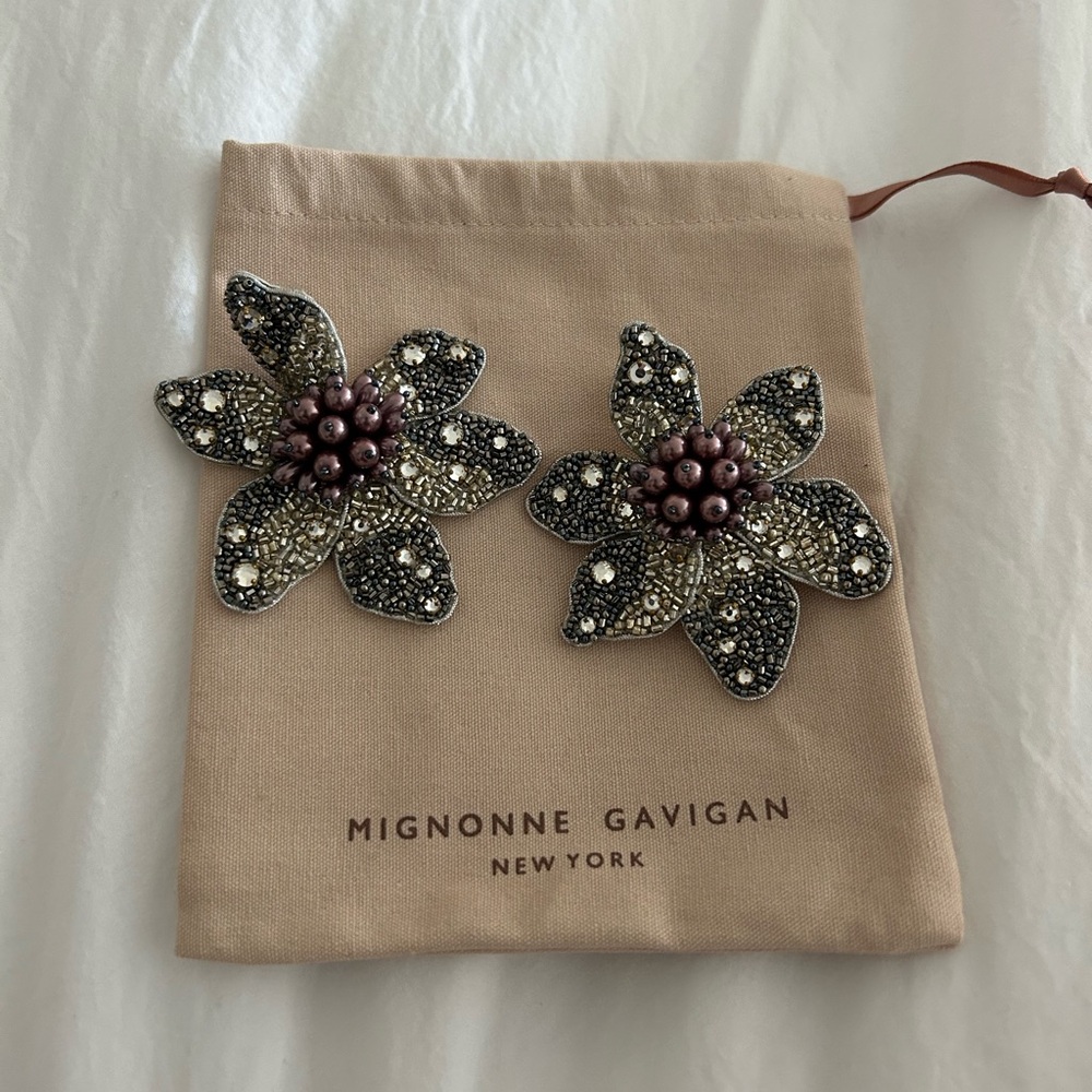 New Mignonne Gavigan large floral earrings - Picture 1 of 5